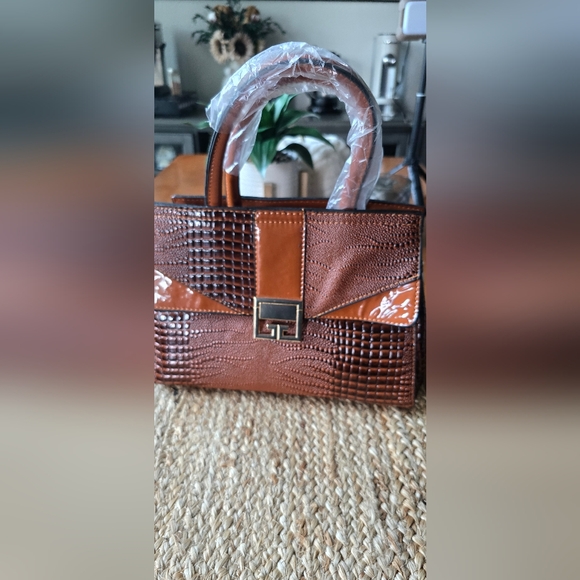 Womens Chic Brown Crocodile-Embossed Satchel Handbag - Picture 1 of 8